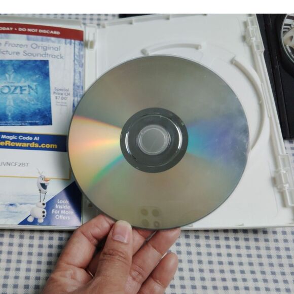 Lot of 7 DreamWorks Kids Animated DVD Shrek Madagascar Kung Fu Panda A Bugs Life - Picture 10 of 14